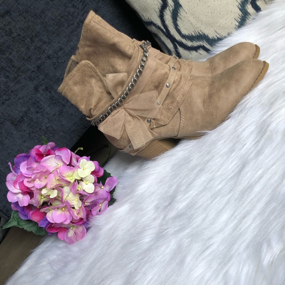 Cute Boot!